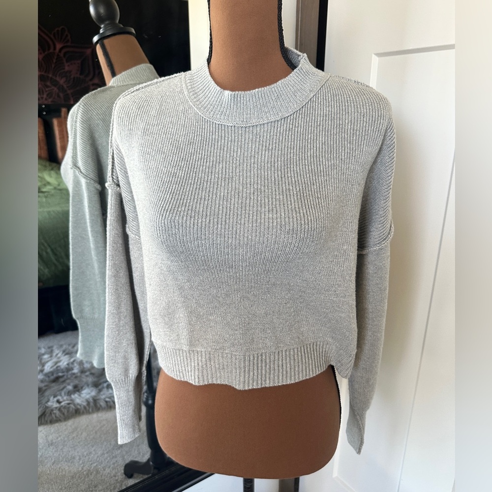 Pink Rose Cropped Knit Sweater XS Grey -B